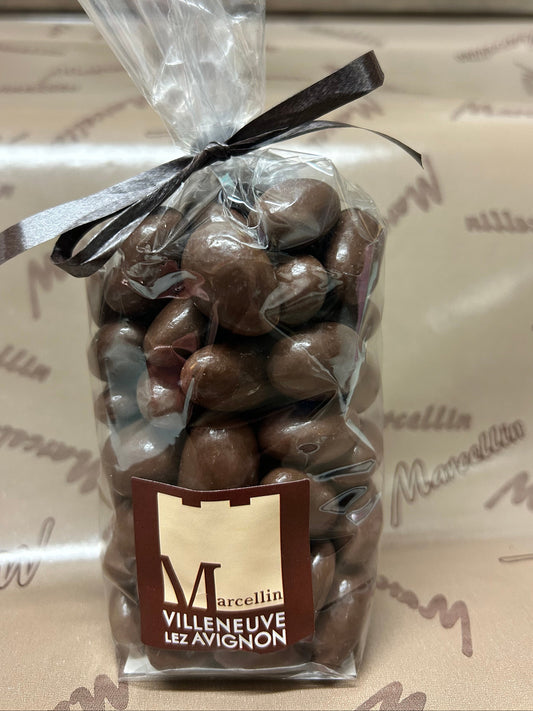 Amandes enrobées au chocolat au lait